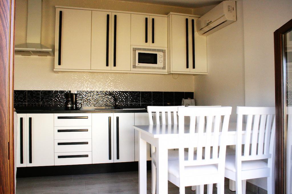 Apartamentos Turisticos Mirayuste Guadalupe  Dış mekan fotoğraf