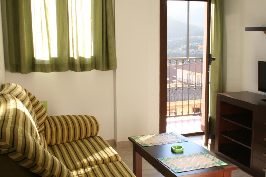 Apartamentos Turisticos Mirayuste Guadalupe  Dış mekan fotoğraf