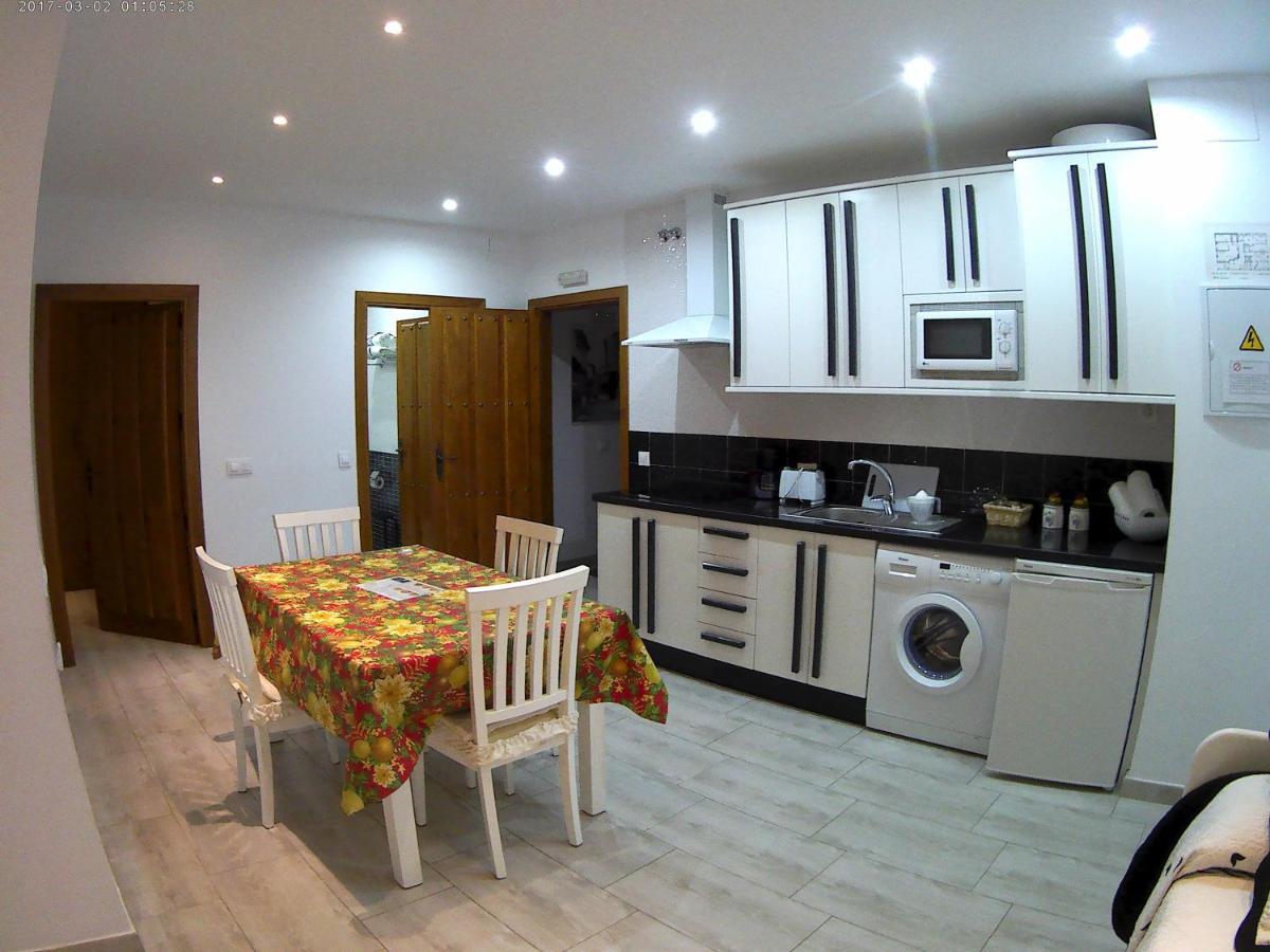 Apartamentos Turisticos Mirayuste Guadalupe  Dış mekan fotoğraf