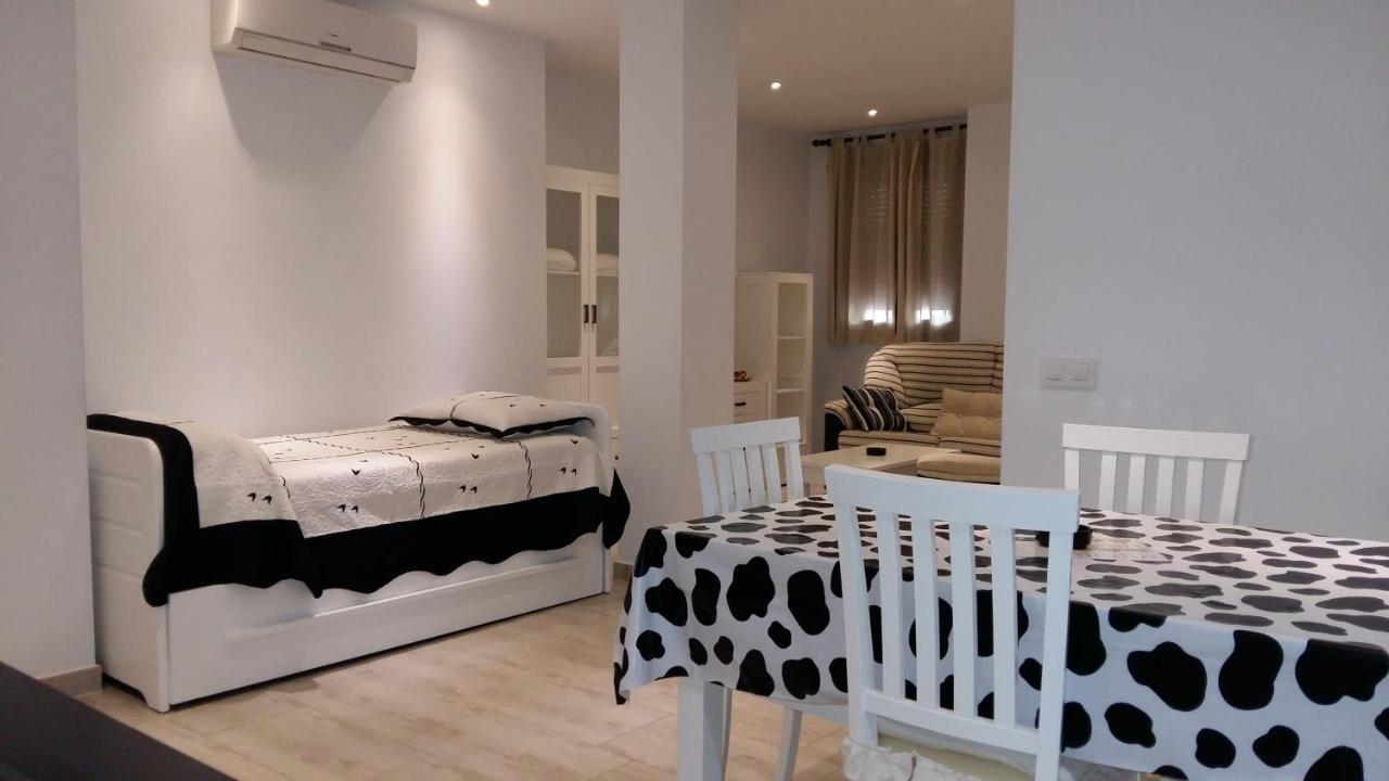 Apartamentos Turisticos Mirayuste Guadalupe  Dış mekan fotoğraf