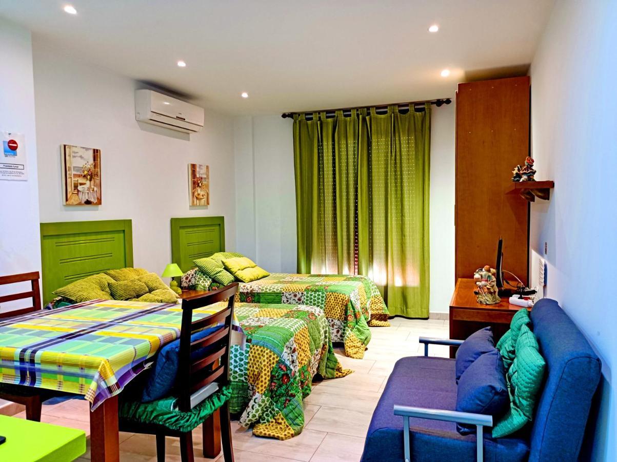 Apartamentos Turisticos Mirayuste Guadalupe  Dış mekan fotoğraf