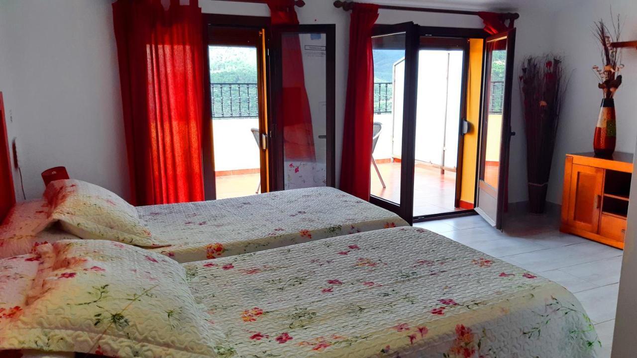 Apartamentos Turisticos Mirayuste Guadalupe  Dış mekan fotoğraf