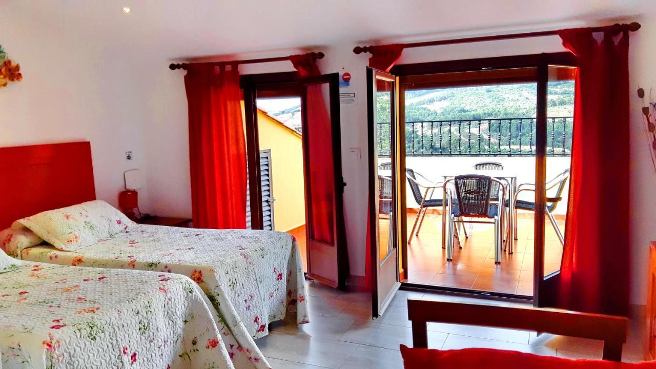 Apartamentos Turisticos Mirayuste Guadalupe  Dış mekan fotoğraf