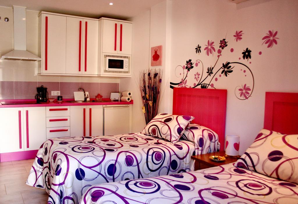 Apartamentos Turisticos Mirayuste Guadalupe  Dış mekan fotoğraf