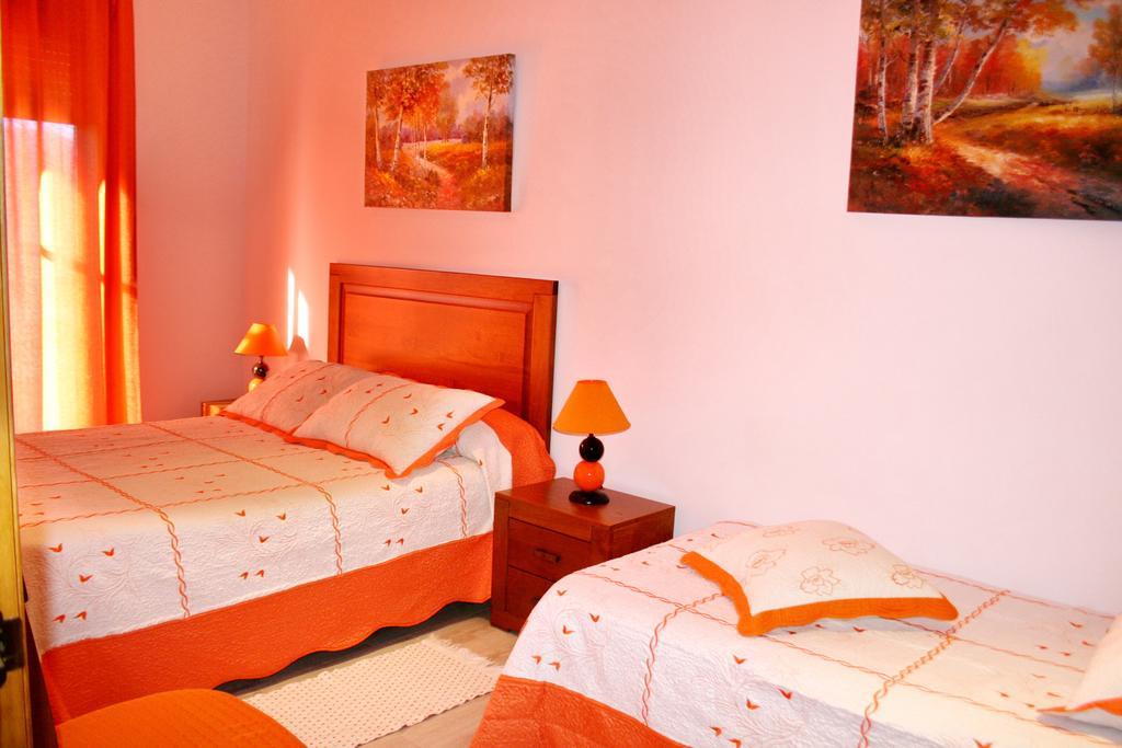 Apartamentos Turisticos Mirayuste Guadalupe  Dış mekan fotoğraf