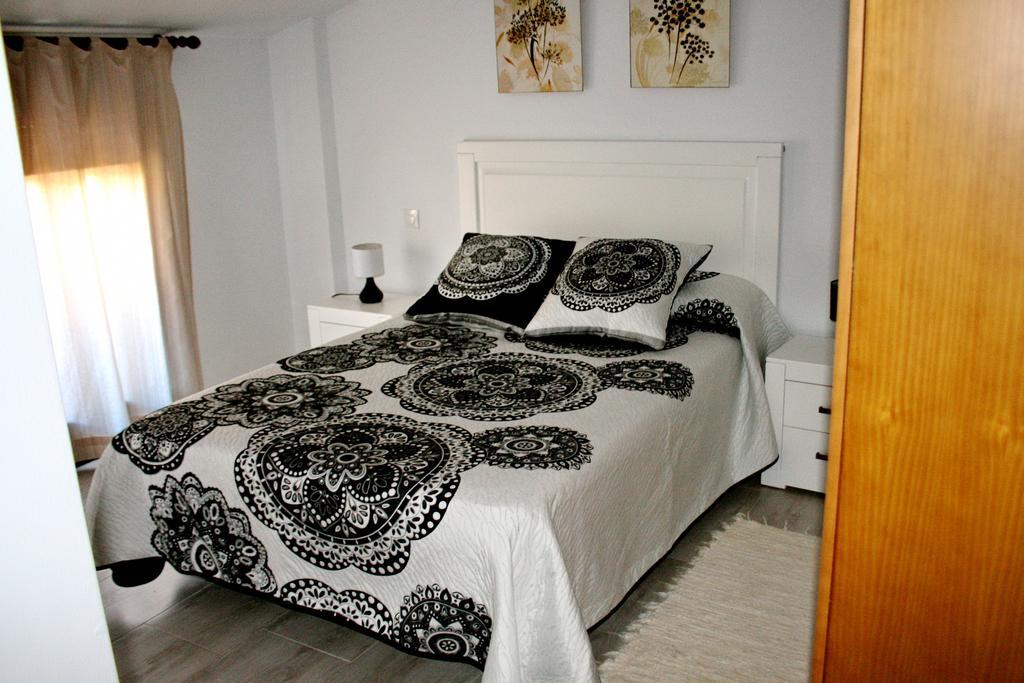 Apartamentos Turisticos Mirayuste Guadalupe  Dış mekan fotoğraf