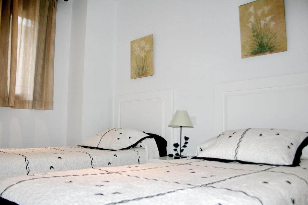 Apartamentos Turisticos Mirayuste Guadalupe  Dış mekan fotoğraf