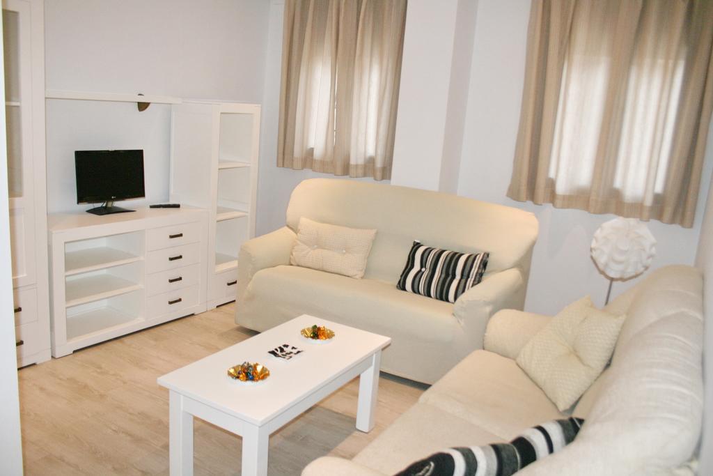 Apartamentos Turisticos Mirayuste Guadalupe  Dış mekan fotoğraf