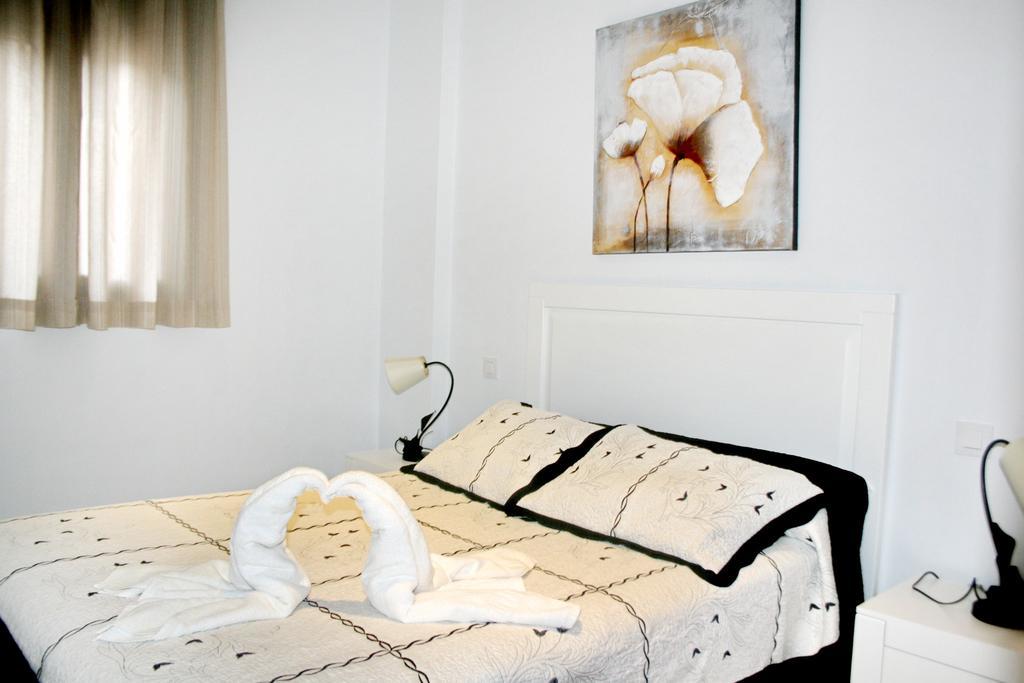 Apartamentos Turisticos Mirayuste Guadalupe  Dış mekan fotoğraf
