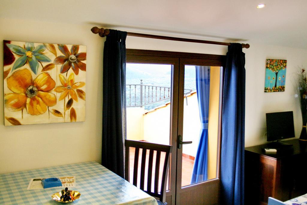Apartamentos Turisticos Mirayuste Guadalupe  Oda fotoğraf
