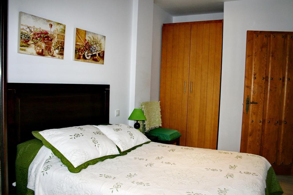 Apartamentos Turisticos Mirayuste Guadalupe  Dış mekan fotoğraf
