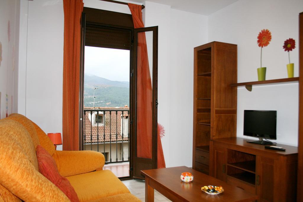 Apartamentos Turisticos Mirayuste Guadalupe  Oda fotoğraf