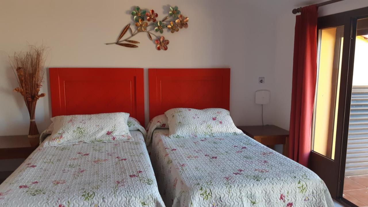 Apartamentos Turisticos Mirayuste Guadalupe  Dış mekan fotoğraf