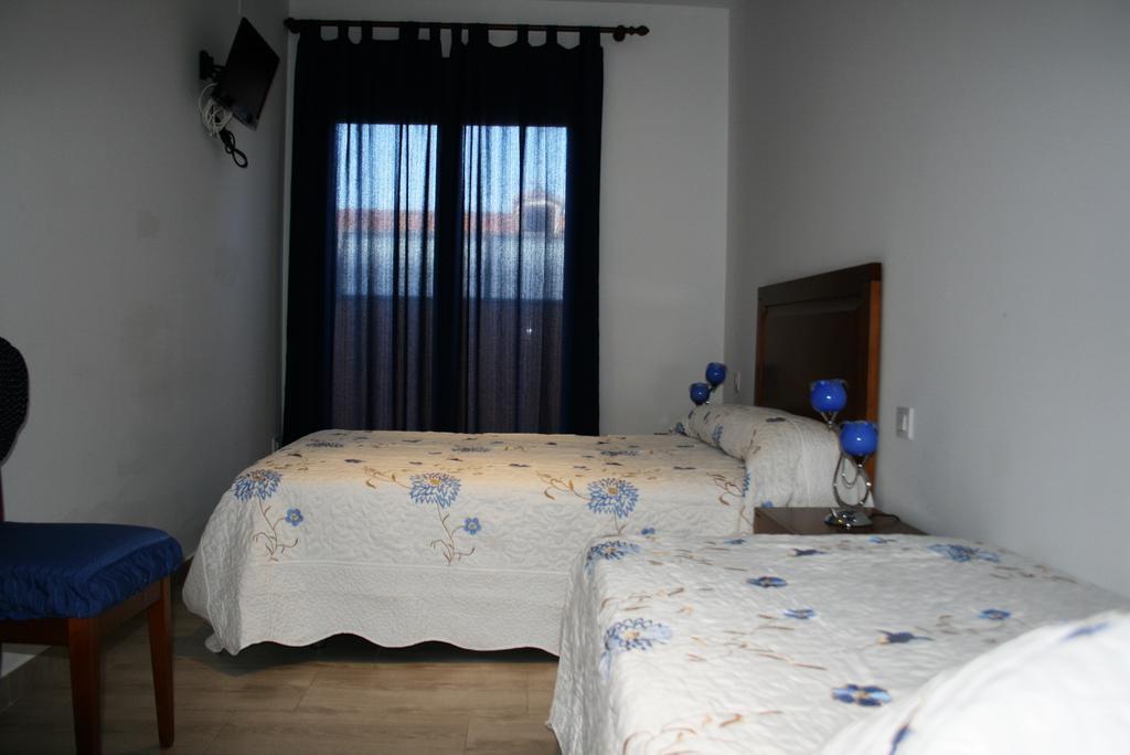 Apartamentos Turisticos Mirayuste Guadalupe  Oda fotoğraf