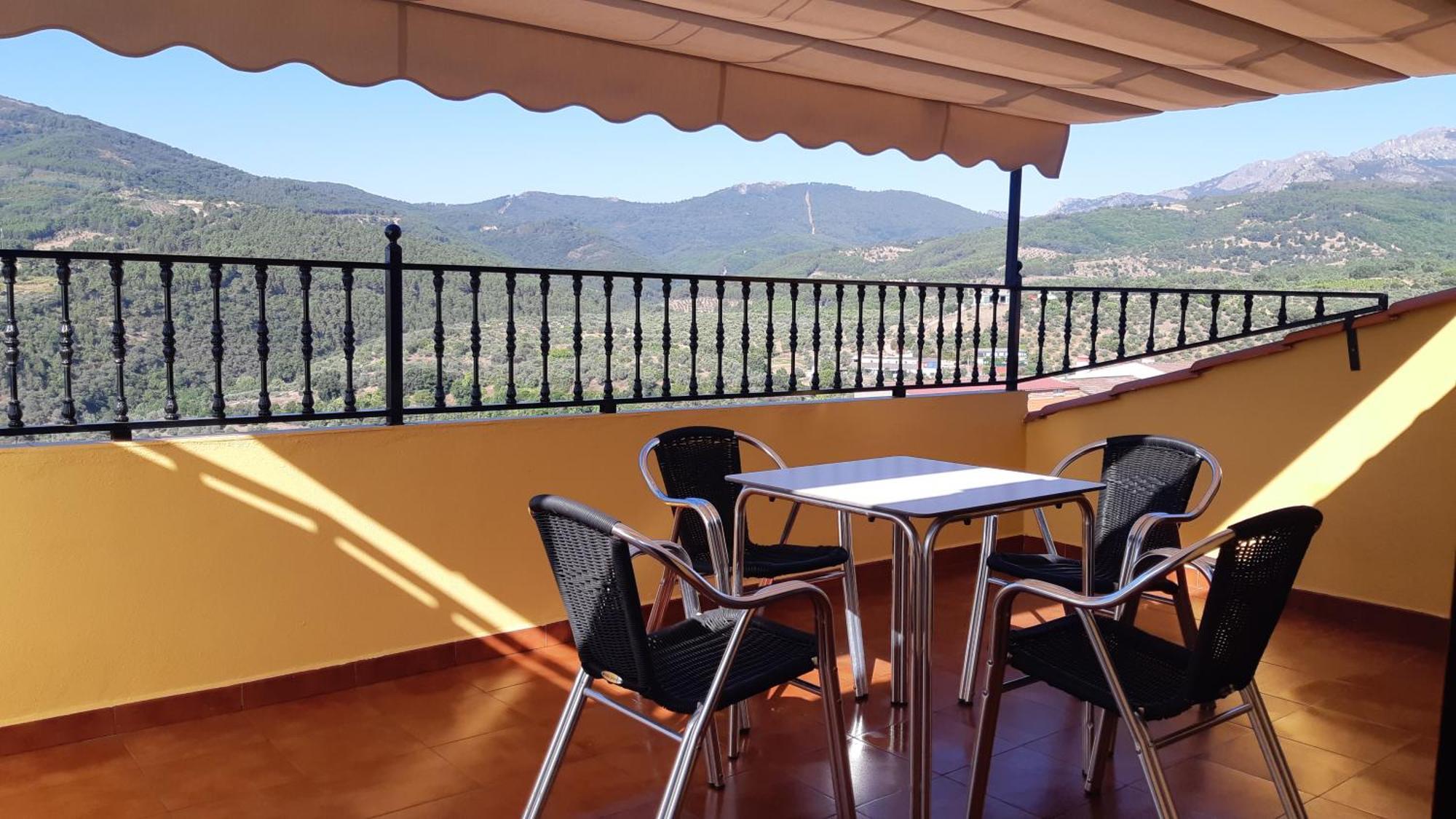 Apartamentos Turisticos Mirayuste Guadalupe  Oda fotoğraf
