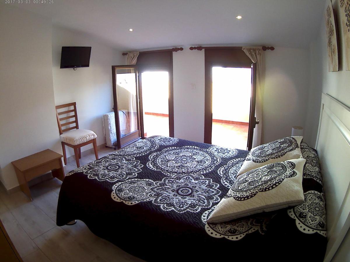 Apartamentos Turisticos Mirayuste Guadalupe  Dış mekan fotoğraf